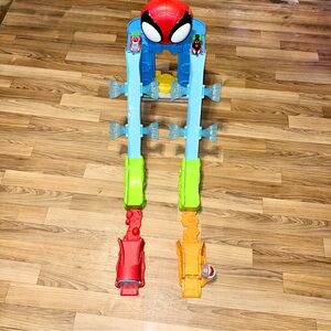 Marvel Spidey and His Amazing Friends, Spidey’s 39 inch Dual Race Mega Jump HQ